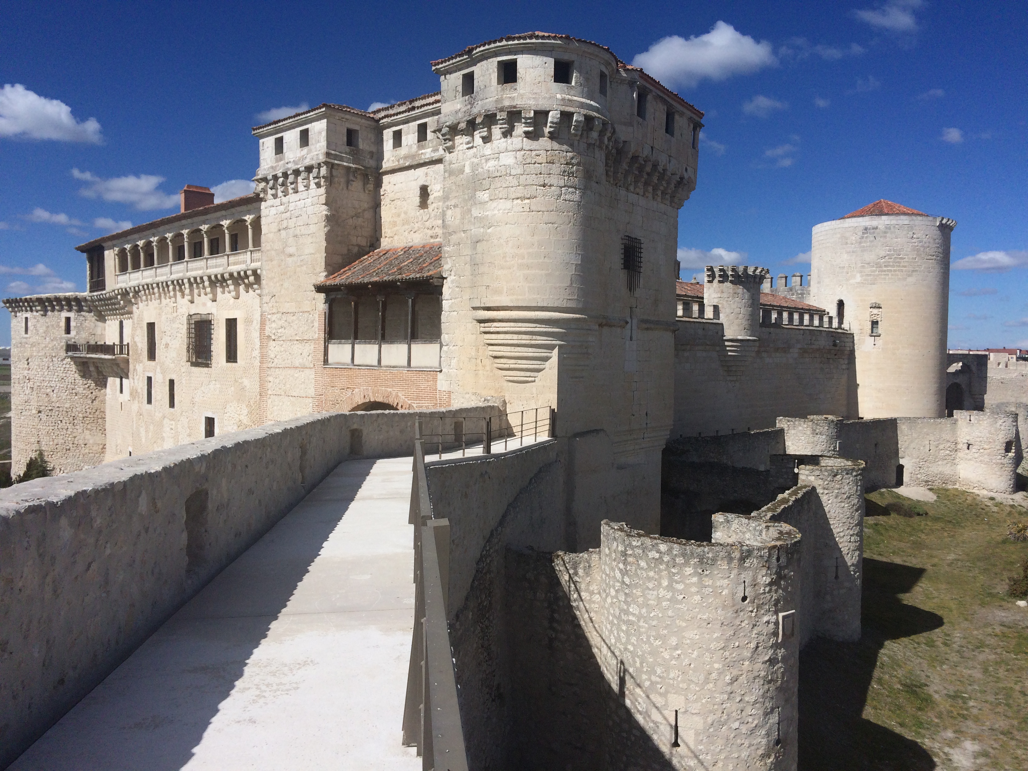 Visita teatralizada al castillo de Cuéllar (Segovia) y Senda de los Pescadores