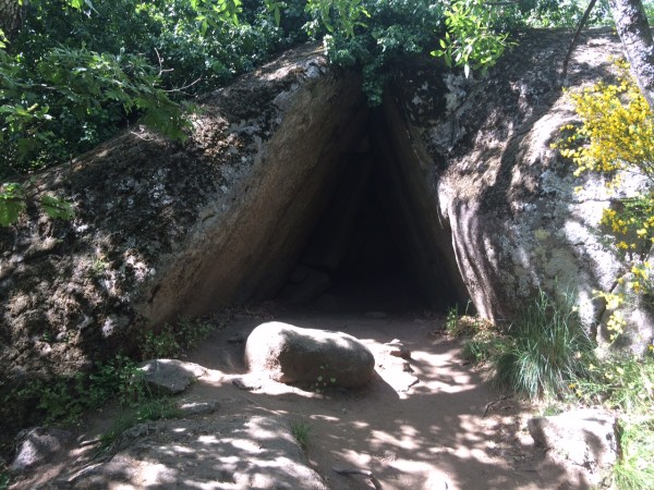 La cueva del oso en el Bosque de la Herrería (El Escorial)