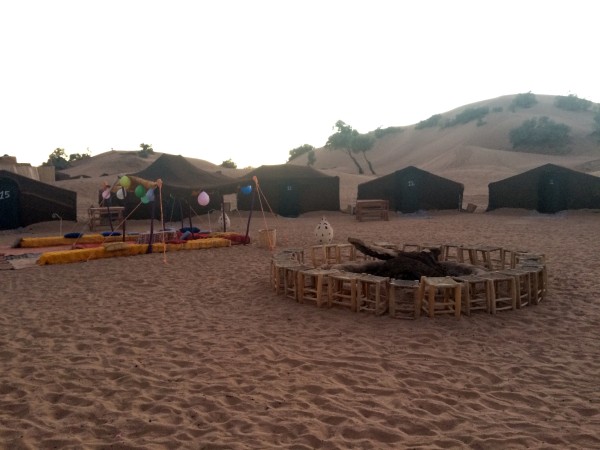 Nuestro campamento de haimas en el desierto (Marruecos)
